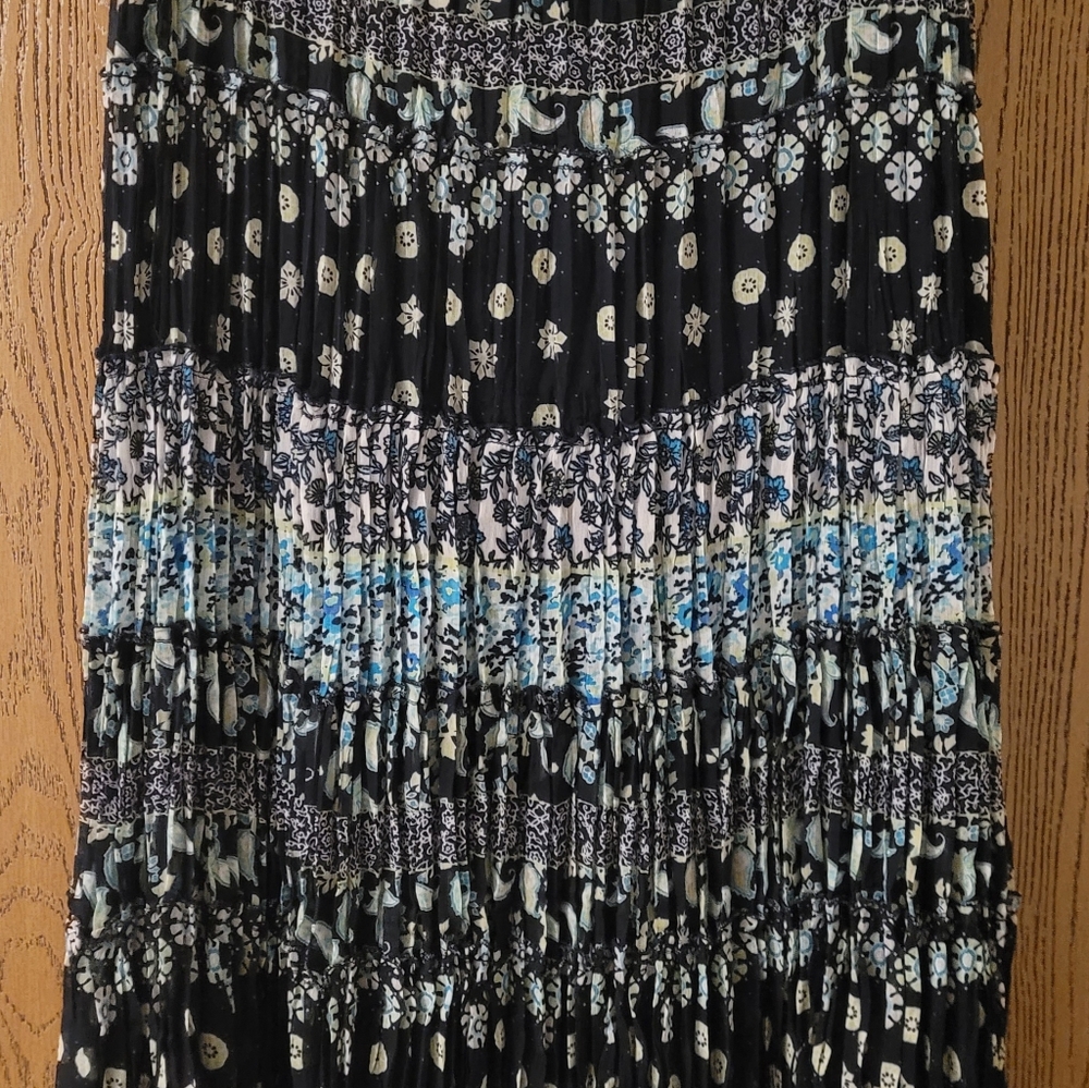 NWT Midi skirt
